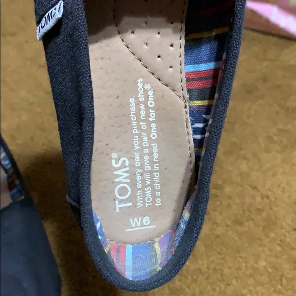 Black Toms! Size 6 - Picture 2 of 3